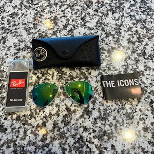 NEW RAY-BAN RB3025 112/19 GOLD AVIATOR AUTHENTIC SUNGLASSES W/CASE